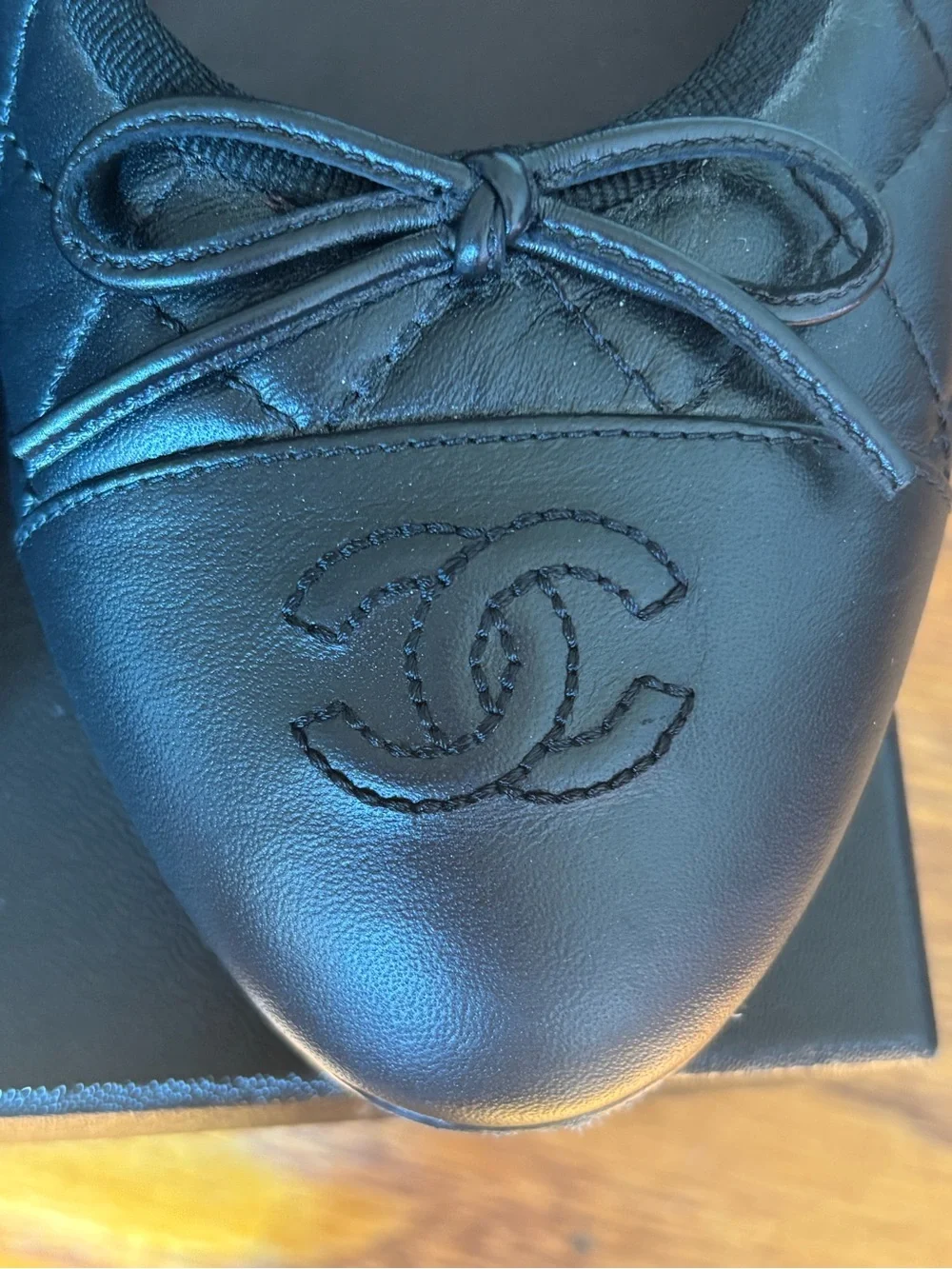 CHANEL Black Quilted Leather CC Logo Ballet Flats size 42